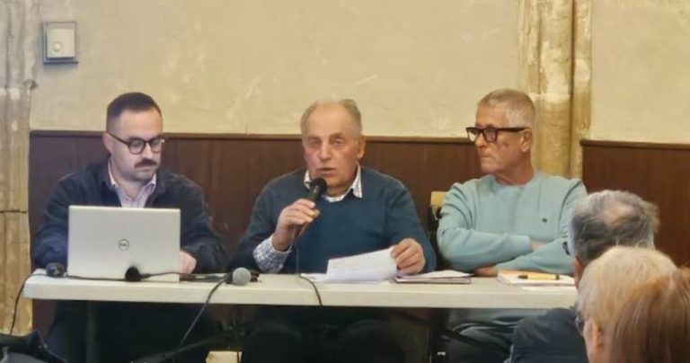 Avignon Un agriculteur tente d&rsquo;arrêter un dépot sauvage et se fait agresser, une association réclame « une répression ferme »