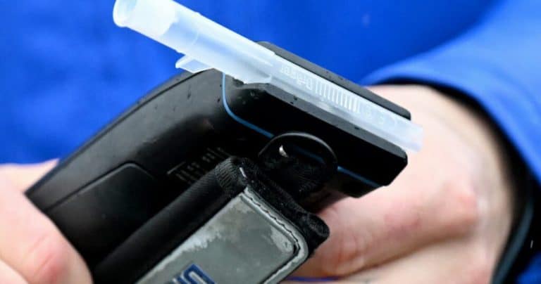 Saint-Chamond. Ivre, il s’endort au volant de sa voiture au milieu de la chaussée